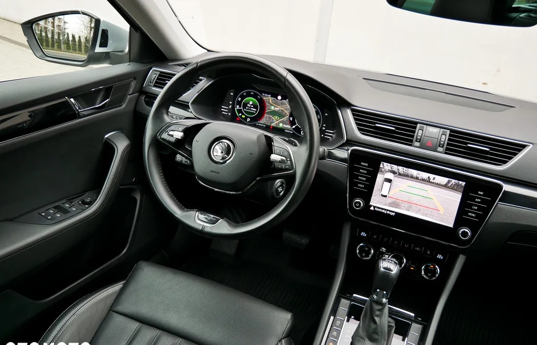 Skoda Superb cena 154900 przebieg: 71711, rok produkcji 2020 z Kraków małe 781
